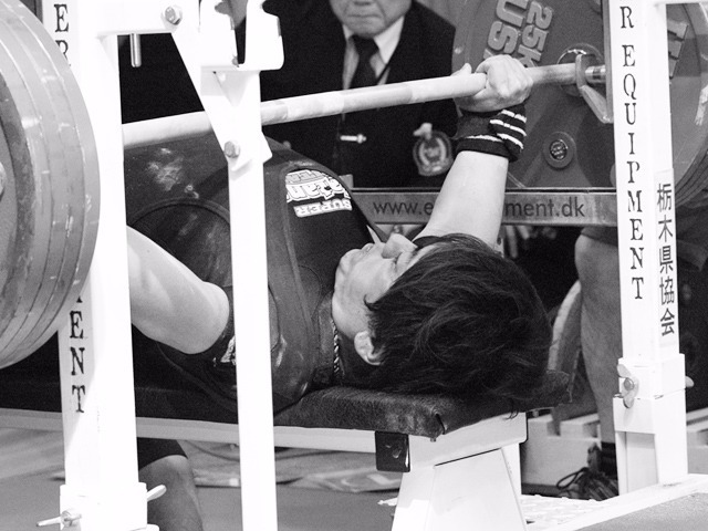 男子66kg級逆転優勝を掛けて235.5kgに挑む高橋恵介