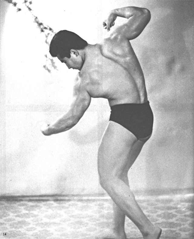 1968年度準ミスター・コリアの崔成吉選手。身長175cm、体重92kg、胸囲127cm、腕囲45cm。