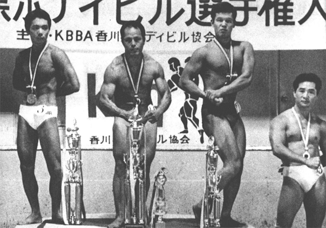 香川県ボディビル選手権入賞者。左から岩橋、木太、青野、金井