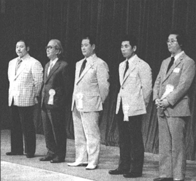 審査員。左から温井、佐野、栗山、金沢、太田の５審査員