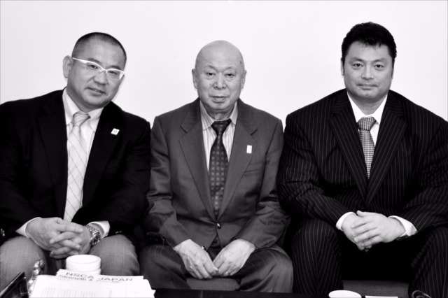 左よりレオパ レス21 笠松博次、JBBF 玉利斉会長、BELLZ 代表吉田真人