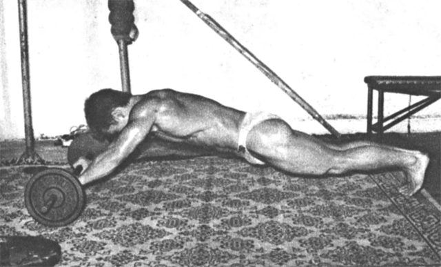 ブローン・ローリング珍しいこの種目を、末光選手は腹筋運動としてしばしば愛用している。