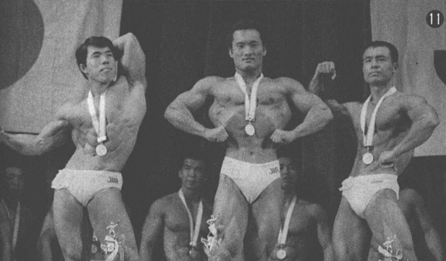 第3回東日本チャンピオン大会。左から2位・朝生照雄、優勝・福島一則、3位・三田村昭