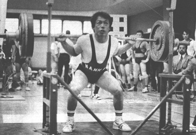 ライト級優勝・普天間元弘選手。ベンチ・プレスで160kgの日本新を出し、トータル545kg