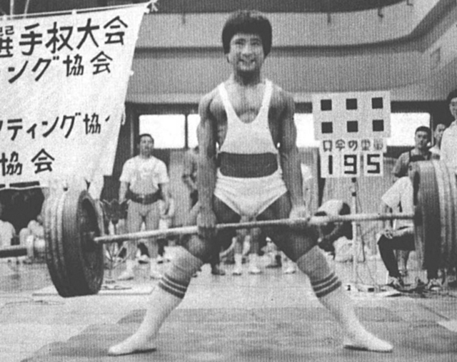 バンタム級優勝・伊差川浩之選手。トータル495kg